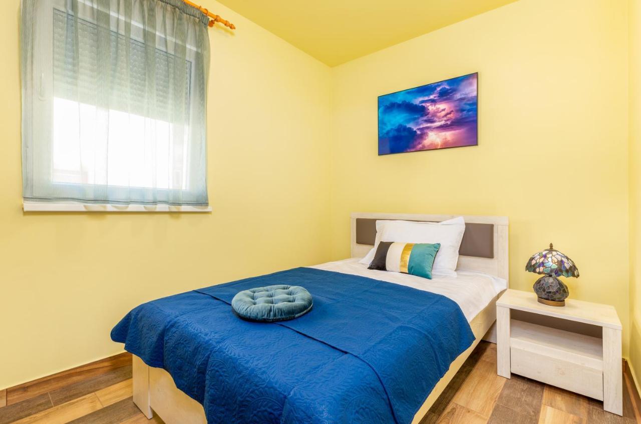 Apartmani Monte Pula Exterior foto