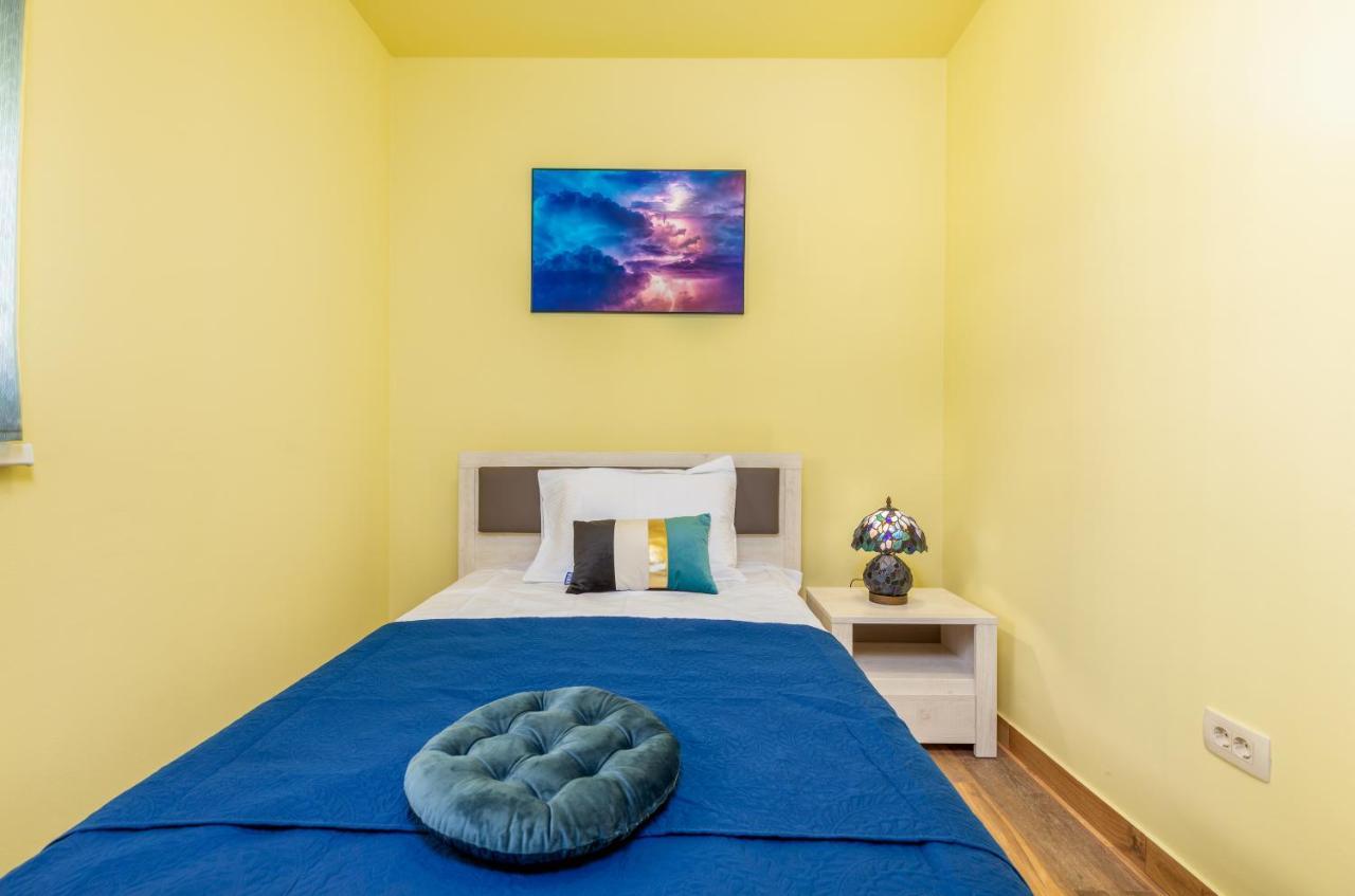 Apartmani Monte Pula Exterior foto